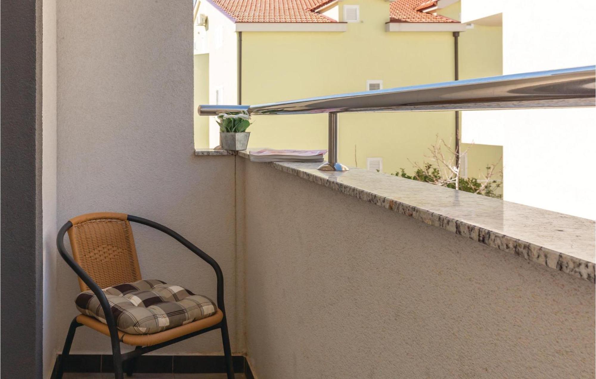 Gorgeous Apartment In Makarska With Wifi ภายนอก รูปภาพ